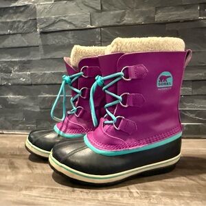 Sorel Fuchsia and Black Snow Boots